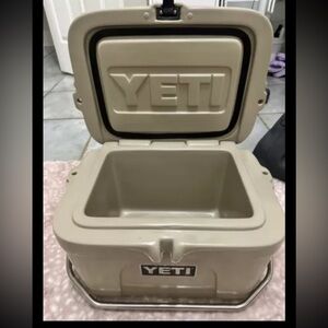 Yeti Roadie 15 hard cooler